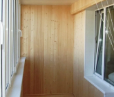 Деревянная отделка стен на лоджии
